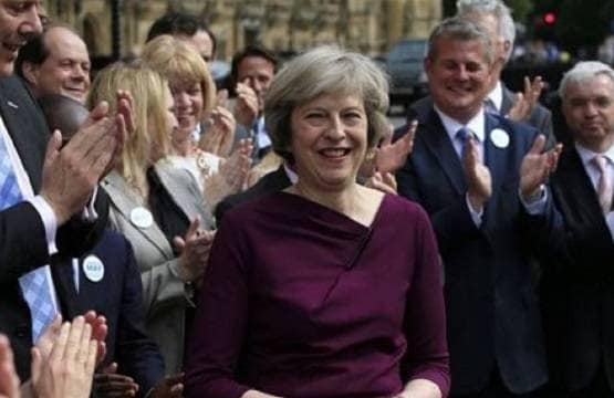 ब्रिटेन में बोरिस जॉनसन की जीत से क्यों डरे हुए हैं मुसलमान?