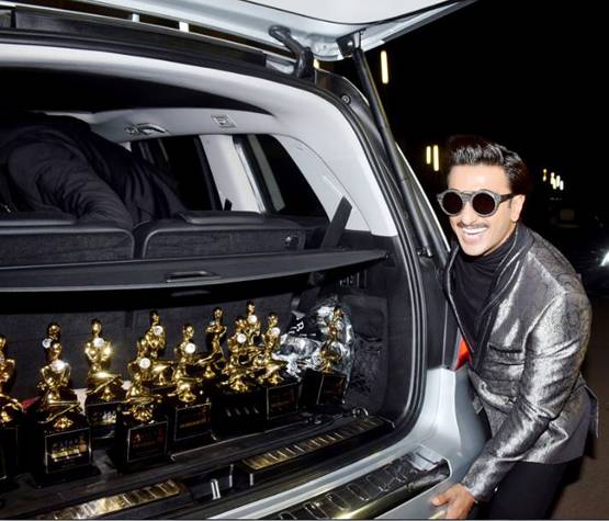 सारा संग आंख मारे... पर रणवीर का डांस, अवॉर्ड शो में दिखा फुल एंटरटेनमेंट