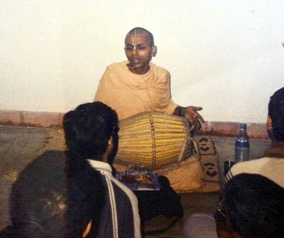 गौर गोपालदास: लाखों की नौकरी छोड़ इंजीनियर से इसलिए संत बना ये युवा