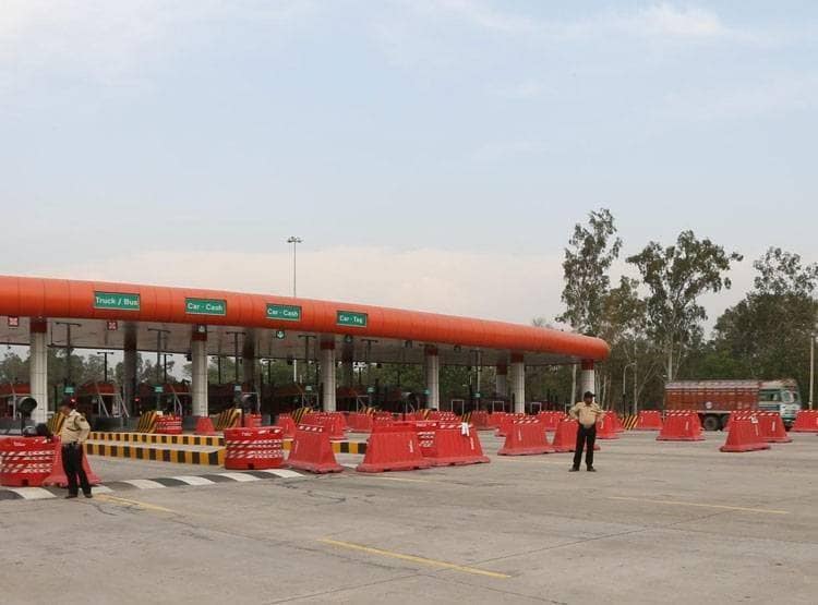 टोल के बाद पार्किंग में FASTag जरूरी! मोदी सरकार कर रही तैयारी