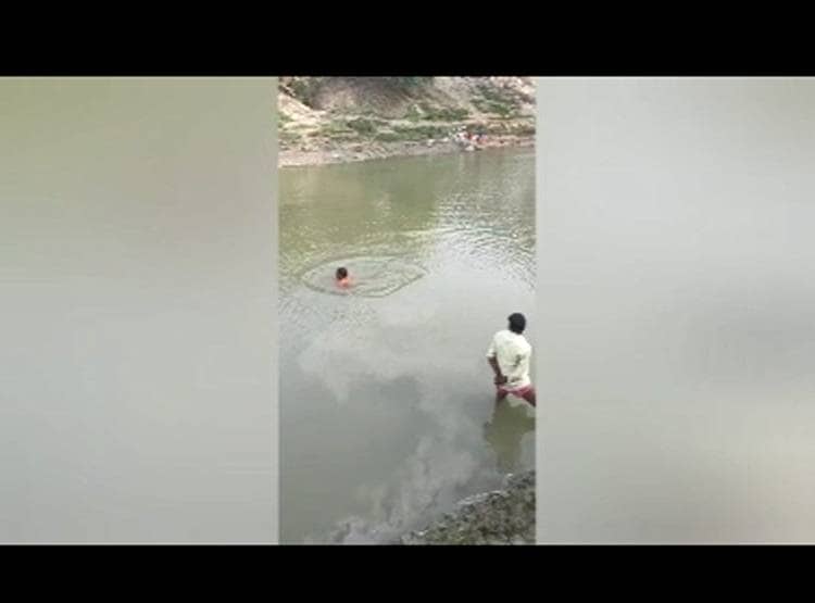 पत‍ि का कत्ल, पत्नी-बेटी का रेप, वीड‍ियो बना भाभी को द‍िखाया