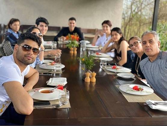 ट्व‍िंकल खन्ना की नानी का निधन, अक्षय कुमार संग पहुंचीं अस्पताल