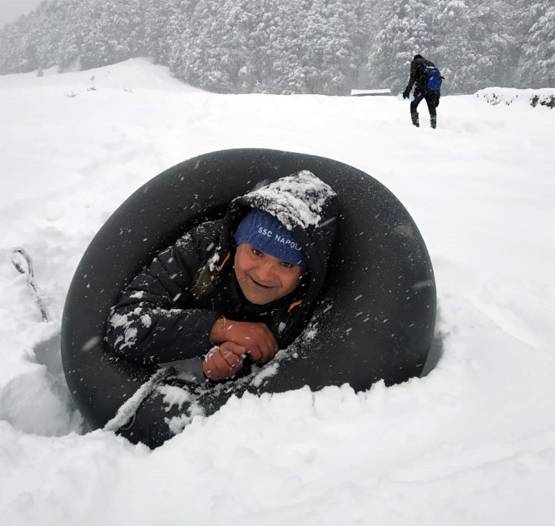 दिल्ली में ओले-पहाड़ों पर बर्फबारी, औली में ऐसा दिखा नजारा