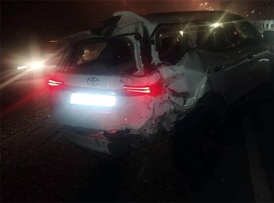 सड़क हादसे में बाल-बाल बचीं सपना, कार का हुआ बुरा हाल, देखें तस्वीरें