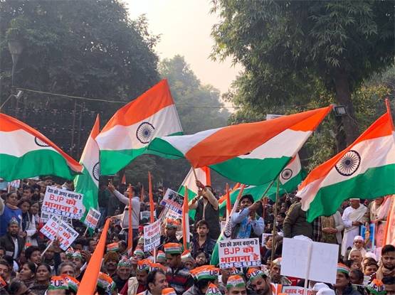 राजघाट पर कांग्रेस का सत्याग्रह, सोनिया-राहुल-प्रियंका ने याद दिलाया संविधान