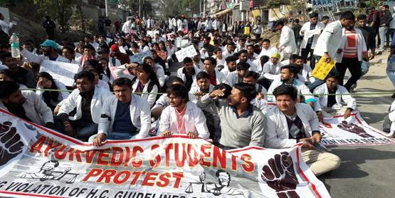 2019 के वो मुद्दे, जिन पर सड़कों पर आए छात्र और सरकार को सुननी पड़ी