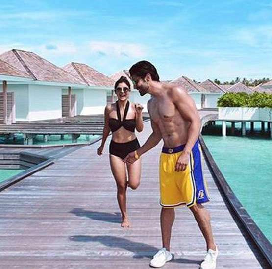 वेकेशन पर नच बलिए स्टार गुरमीत-देबीना, तस्वीरों में देखें कपल का रोमांस