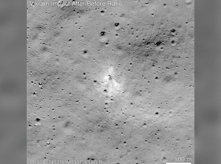 नासा को द‍िखा व‍िक्रम लैंडर, तीन टुकड़ों में चांद पर ब‍िखरा म‍िला