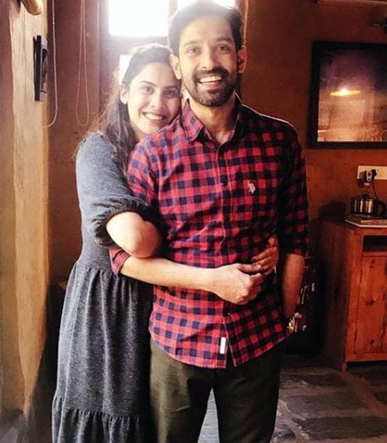 5 साल तक रहा रिलेशन, सीक्रेट सेरेमनी में विक्रांत मैसी ने गर्लफ्रेंड संग की सगाई