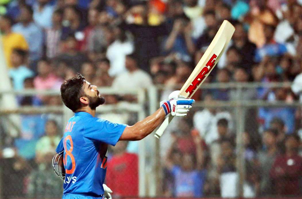 वानखेड़े में आग उगल रही थी टीम इंडिया और रिकॉर्ड बरसा रहे थे कोहली