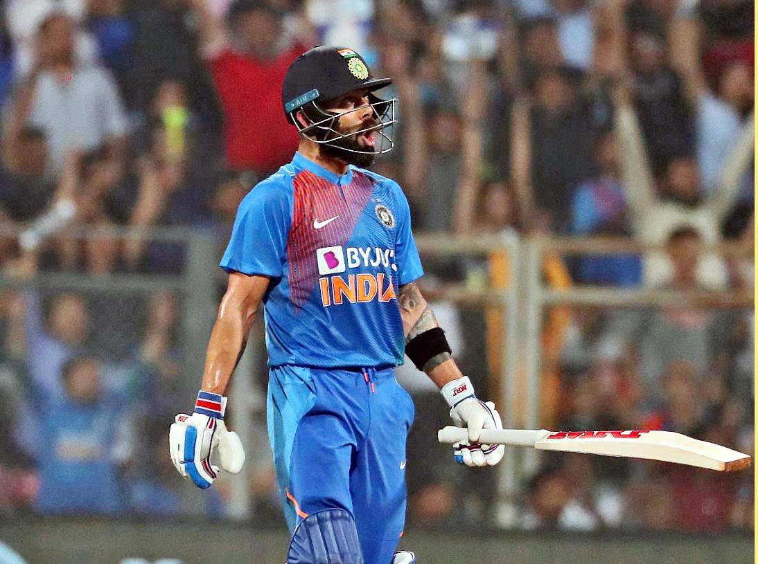 वानखेड़े में आग उगल रही थी टीम इंडिया और रिकॉर्ड बरसा रहे थे कोहली