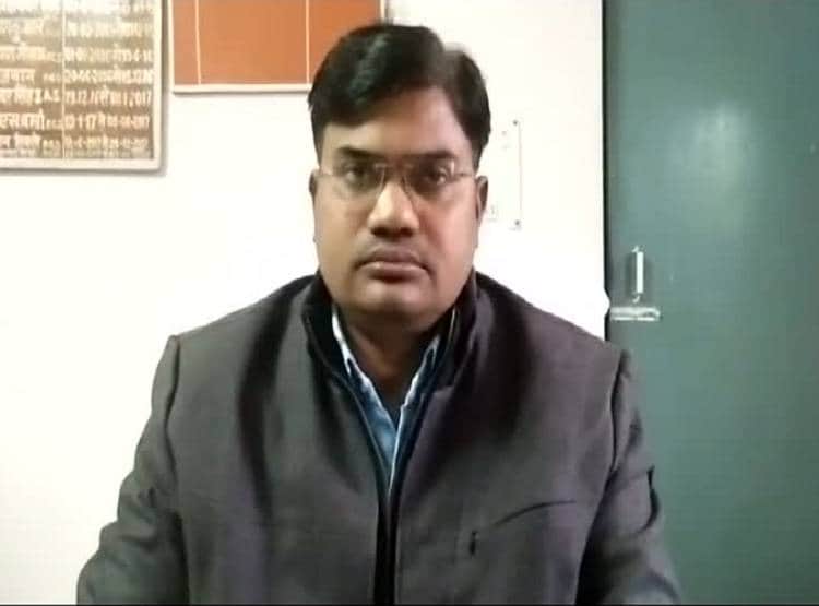 हैंडपंप से पानी की जगह निकल रहा खून, मांस-हड्डी, दहशत में लोग