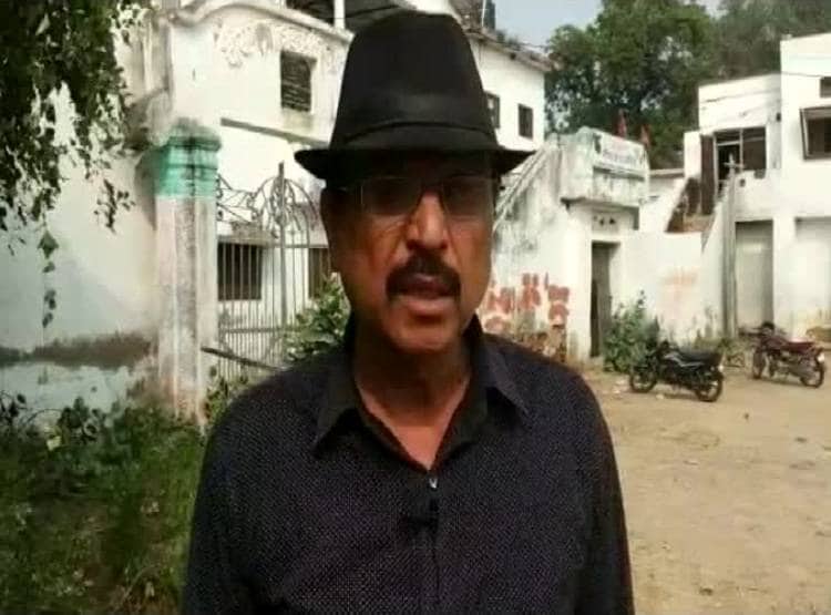 हैंडपंप से पानी की जगह निकल रहा खून, मांस-हड्डी, दहशत में लोग