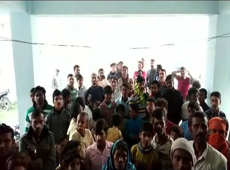 पक्षी के पीठ पर लगी मिली ये सीक्रेट चीज, पुलिस के भी उड़े होश