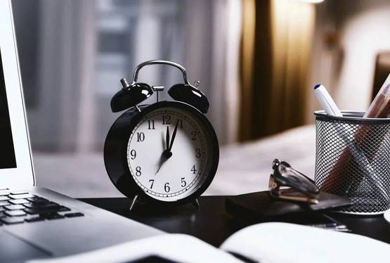 नए साल से पहले घर से हटा दें ये 5 चीजें, नहीं तो रहेगी तंगहाली