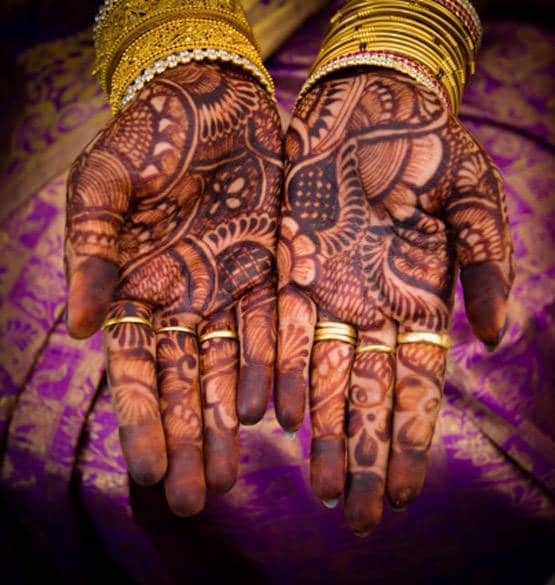 प्री-वेडिंग फोटोशूट में कपल ने किया CAA-NRC का विरोध, तस्वीरें वायरल