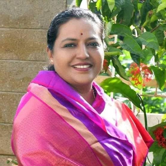 जानिए- कौन हैं उद्धव कैबिनेट में शामिल हुईं तीन ताकतवर महिलाएं