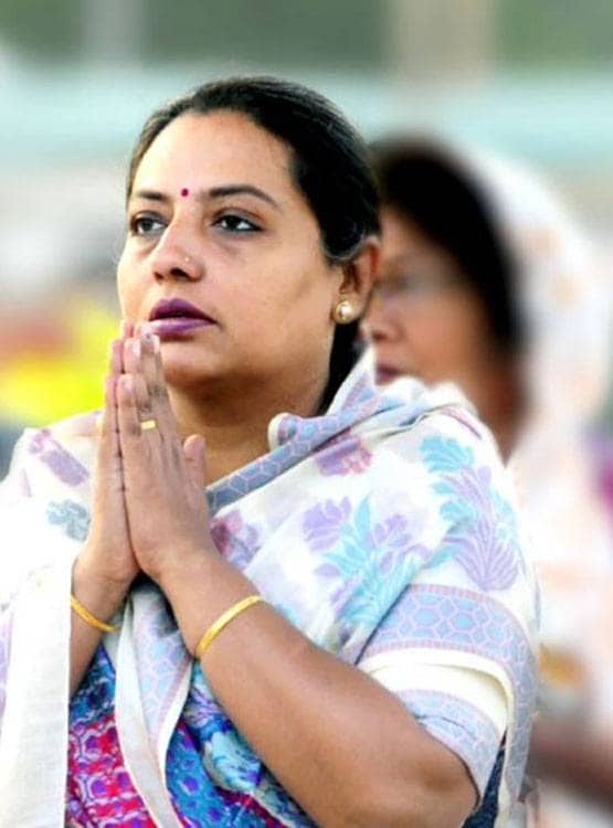 जानिए- कौन हैं उद्धव कैबिनेट में शामिल हुईं तीन ताकतवर महिलाएं