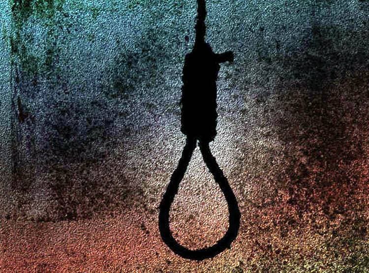 अपहरण के बाद दो दिन जंगल में बंधक रही लड़की, लौटकर आई तो लगा ली फांसी