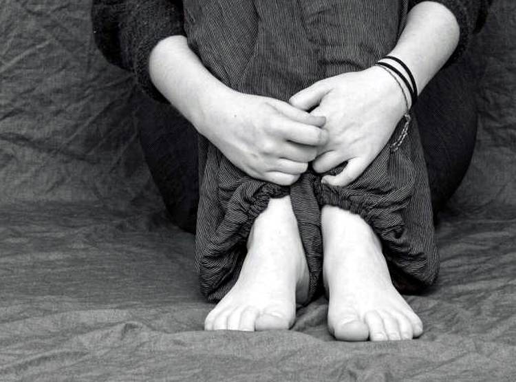 अपहरण के बाद दो दिन जंगल में बंधक रही लड़की, लौटकर आई तो लगा ली फांसी