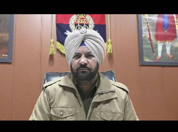 नाश्ता गर्म नहीं दिया तो ससुर ने बहू को मार दी गोली