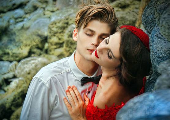 महिला ने 16 पुरुषों से बनाए संबंध, पति के सामने चैट से खुली पोल