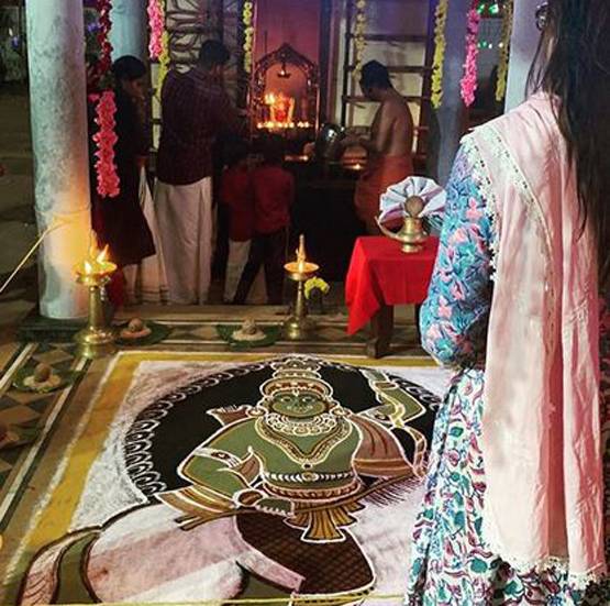 सारा ने मंदिर-मस्जिद-चर्च की तस्वीरें शेयर कर दी नए साल की बधाई