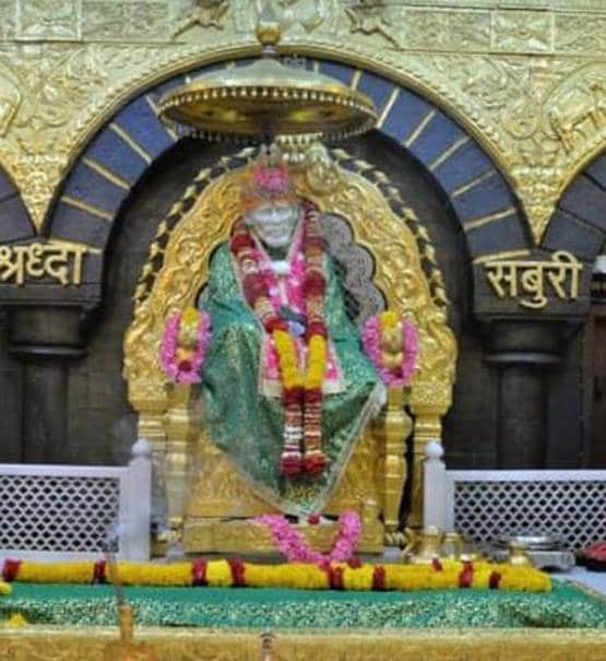 नोटों की गड्डिया चढ़ाते हैं भक्त, जानें- कितनी है शिरडी मंदिर की संपत्ति