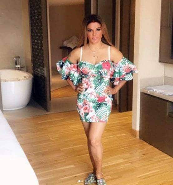 गाने की शूटिंग में हीरो से परेशान हुईं राखी, 'ठंडा' बोलकर उड़ाया मजाक