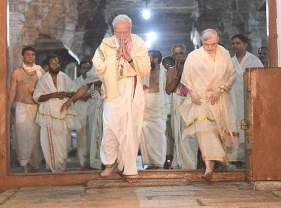 'बाहर के लोगों को मिल रही नागरिकता तो भगवान को क्यों नहीं'