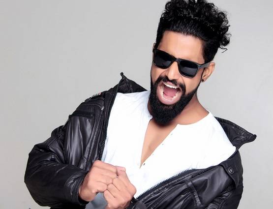 क्लीन शेव या बियर्ड मैन! जानें किन पर ज्यादा फिदा होती हैं लड़कियां