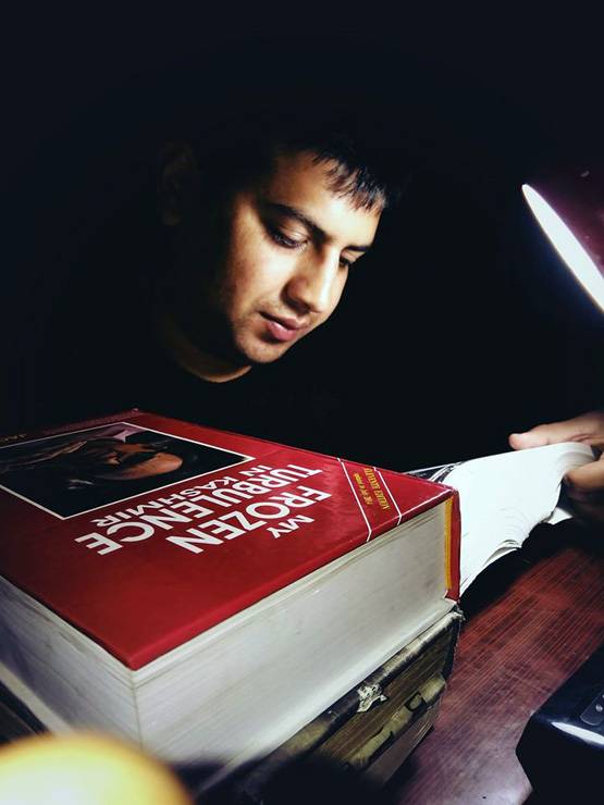 सताता था हिंदी का भूत, 2 बार फेल, बॉलीवुड फिल्में देख बने IAS