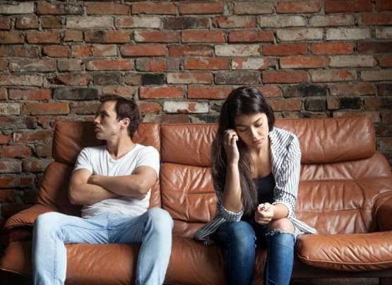 घर में साथ रहने आई सास तो महिला ने दे दी तलाक की अर्जी