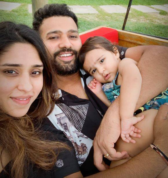 रोहित शर्मा बोले- पत्नी और बेटी के कारण खुशी से जिंदगी जी रहा हूं