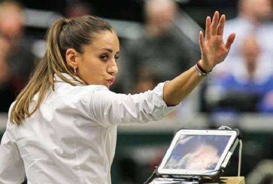 फेडरर की सरेआम की बोलती बंद, इस खूबसूरत अंपायर के दीवाने हुए फैंस