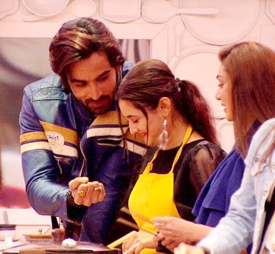 देवोलीना पर भड़के अरहान, 'मेरे और रश्मि के बीच कोई दरार नहीं डाल सकता'