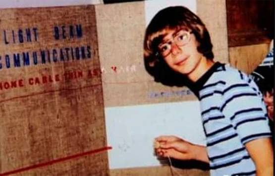 रतन टाटा ही नहीं, देखें मुकेश अंबानी, FB-अमेजन के मालिक की Old Photos