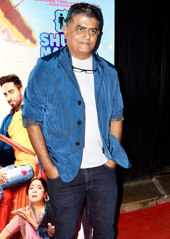 आयुष्मान की फिल्म के ट्रेलर की सक्सेस पार्टी, शॉर्ट ड्रेस में दिखीं नीना