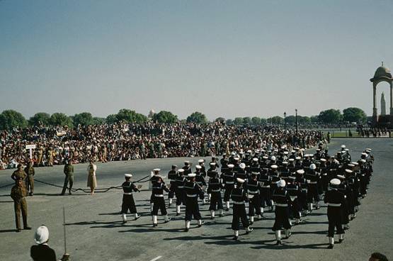 1950 में हुई थी आजाद भारत की पहली परेड, यहां देखें Old Photos
