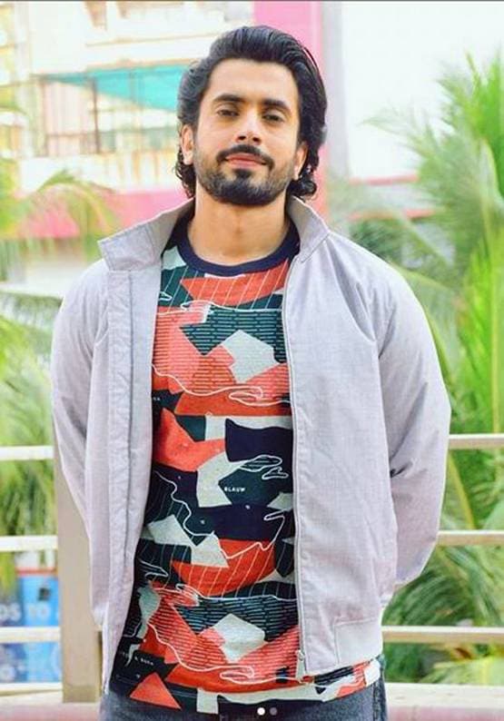 बैक-टू-बैक फ्लॉप देने के बाद भी फिल्मों का मोह नहीं छोड़ पाए ये एक्टर्स