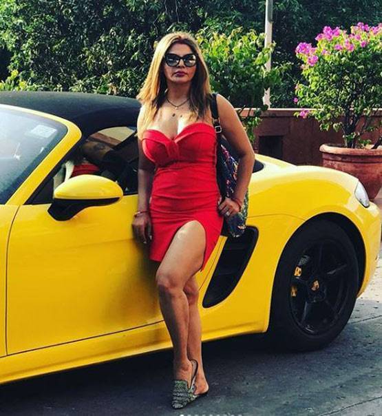 गाने की शूटिंग में हीरो से परेशान हुईं राखी, 'ठंडा' बोलकर उड़ाया मजाक