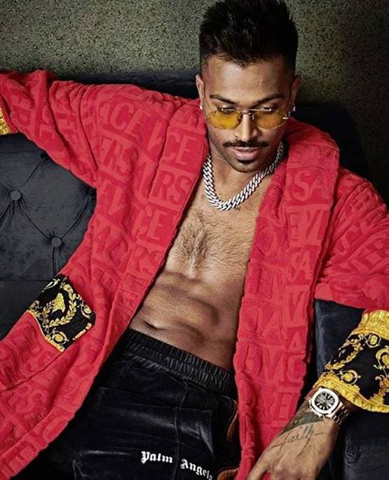 हार्दिक पांड्या ने लगाई रिश्ते पर मुहर, नताशा का हाथ पकड़े शेयर की फोटो