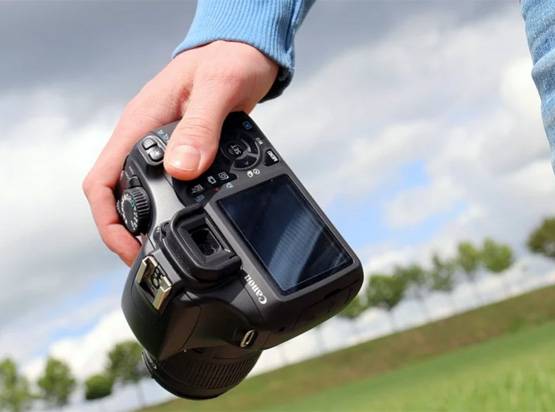 पति को खुश करने के लिए पत्नी ने कराया बोल्ड फोटोशूट, उल्टा पड़ गया दांव