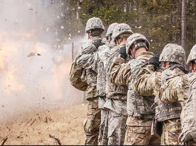 ट्रंप ने बोला झूठ, ईरान के हमले में US सैनिकों को भारी नुकसान