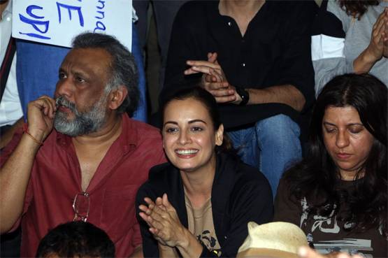 ऋचा चड्ढा से तापसी तक, JNU हिंसा के खिलाफ प्रोटेस्ट में दिखे ये सितारे