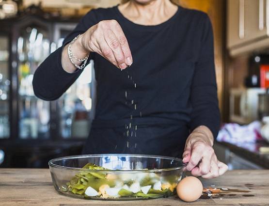 आपकी उम्र को 'ग्रहण' लगा रही खाने की ये 3 चीजें, घट रही लाइफ लाइन