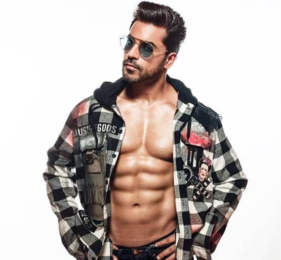 BB 13: गौतम गुलाटी को देख खुशी से झूमीं शहनाज, गले लगाकर किया KISS