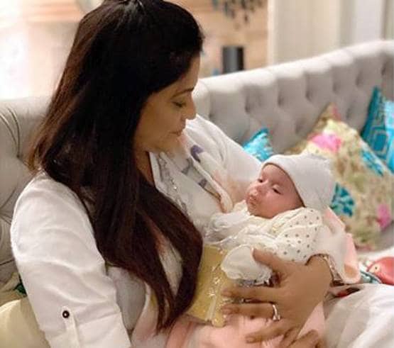 कपिल शर्मा की नन्ही बेटी से मिलीं सिंगर ऋचा शर्मा, शेयर की क्यूट तस्वीरें