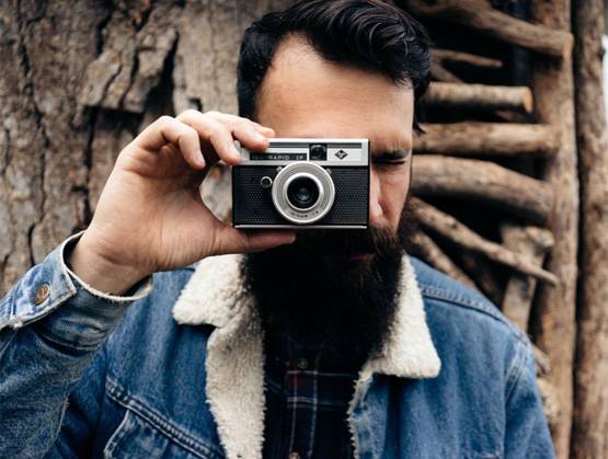 पति को खुश करने के लिए पत्नी ने कराया बोल्ड फोटोशूट, उल्टा पड़ गया दांव