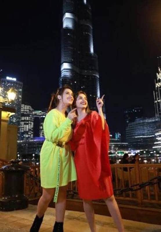 दुबई में एक्ट्रेस श्रेनु-अलीशा का मस्ती भरा हॉलिडे, दिखी खास बॉन्डिंग